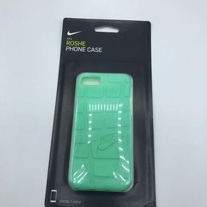 Nike Roshe iPhone 7/8 Case teal NWT
100% Authentic